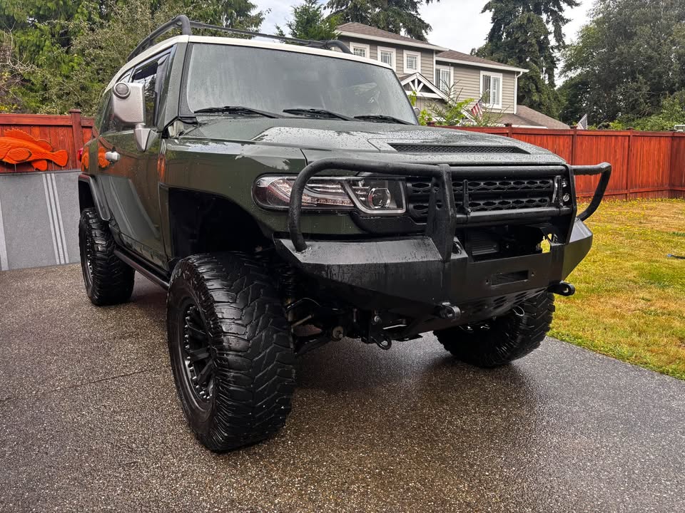 2014 Toyota FJ Cruiser · Sport Utility 2D (photo 6) — photo 6
