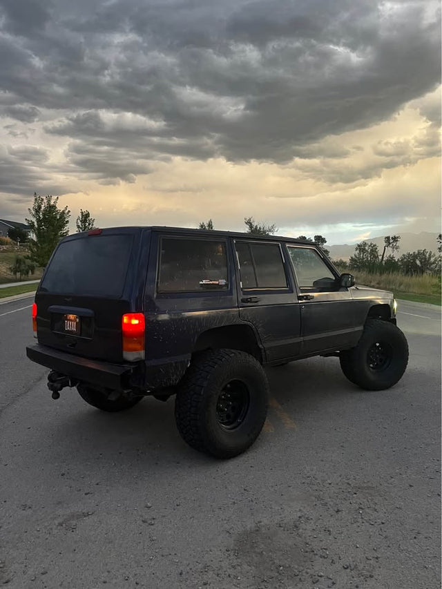 1997 Jeep Cherokee · Sport 4D — photo 3