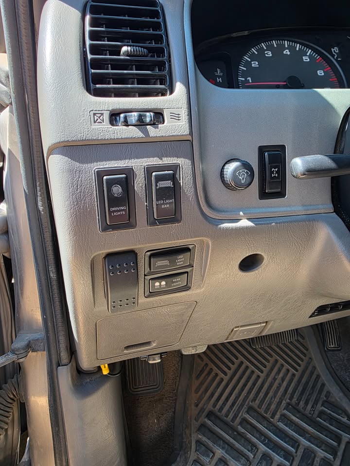 2002 Toyota 4Runner · SR5 Sport Utility 4D in Phoenix, AZ (photo 7) — photo 7