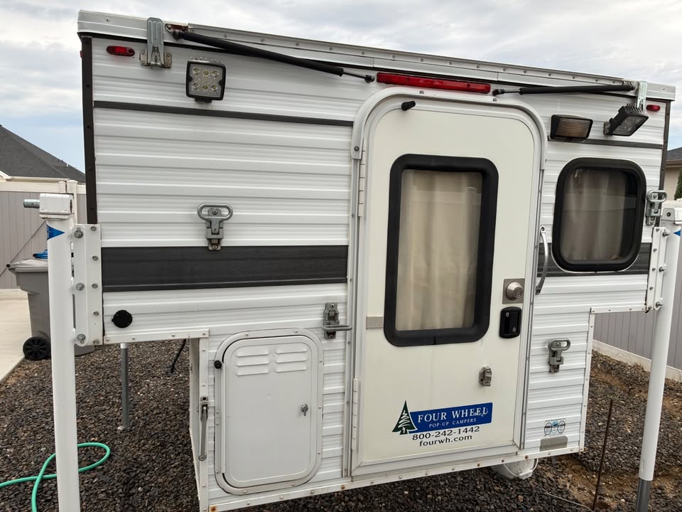 Four Wheel Camper Grandby 2016 (photo 8) — photo 8
