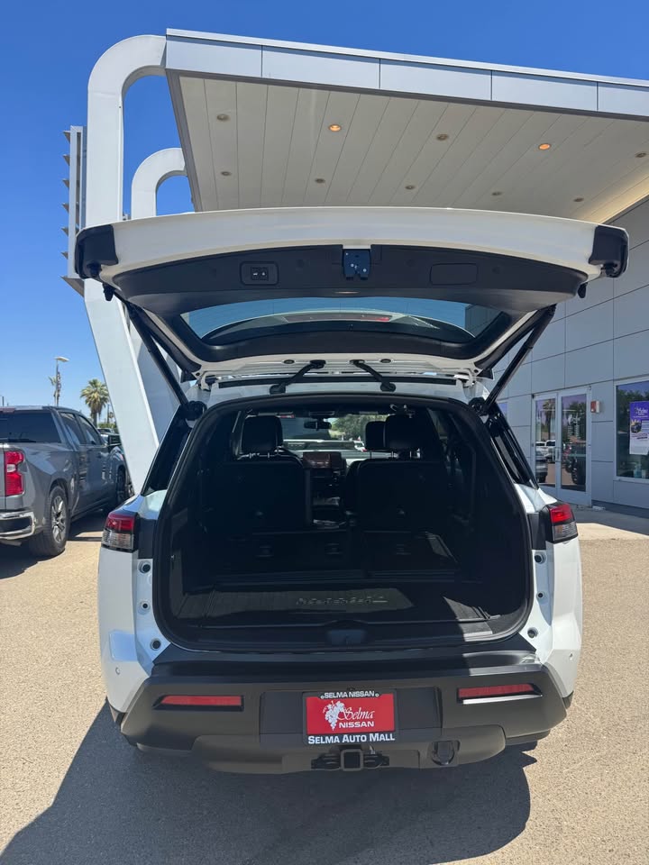 The 2026 Nissan Pathfinder Rock Creek 4WD is Nissan’s off-road in Selma, CA (photo 8) — photo 8