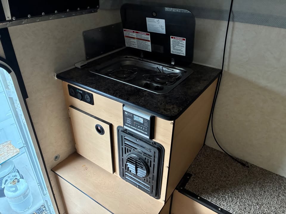 Four Wheel Camper Grandby 2016 (photo 6) — photo 6
