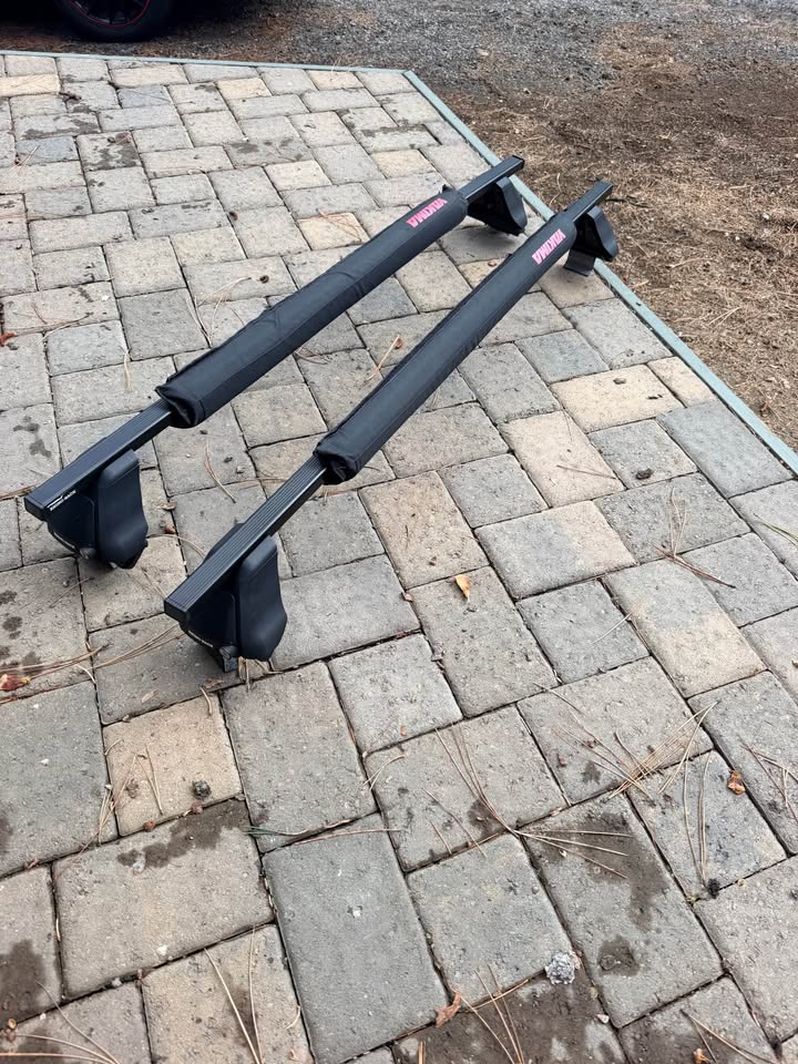 Rhino Rack 2500 with Yakima Pads in Bend, OR (photo 2) — photo 2