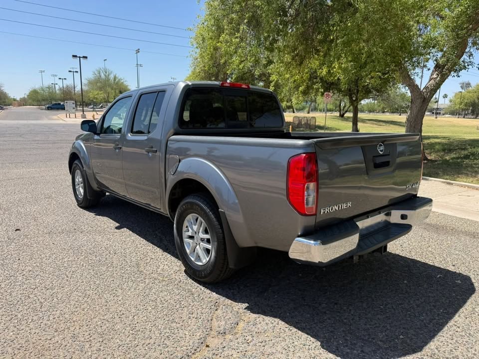 2019 Nissan Frontier Crew Cab SV Pickup 4D 5 ft in Phoenix, AZ (photo 5)
