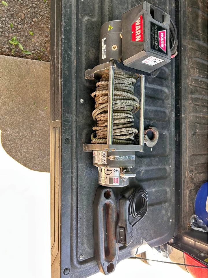 Warn M8000 winch in Scappoose, OR (photo 1)