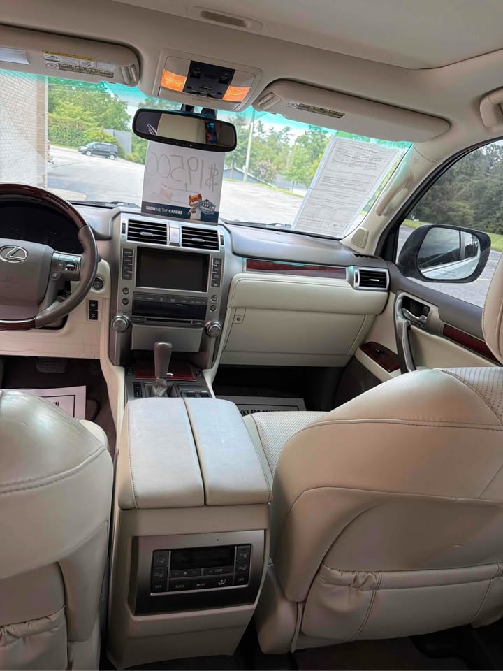 2013 Lexus GX 460 in Asheville, NC (photo 12) — photo 12