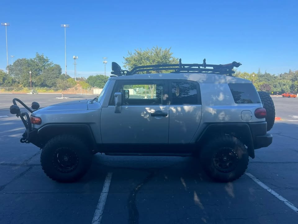2007 Toyota FJ Cruiser in Sacramento, CA (photo 4) — photo 4
