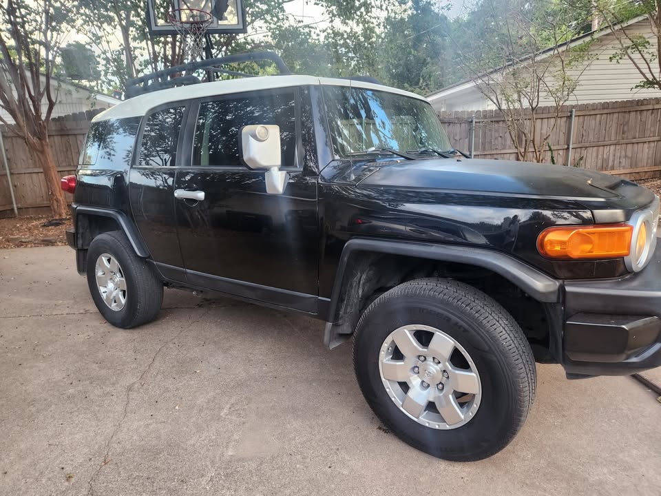 2008 Toyota Toyota FJ Cruiser in Waco, TX (photo 2) — photo 2