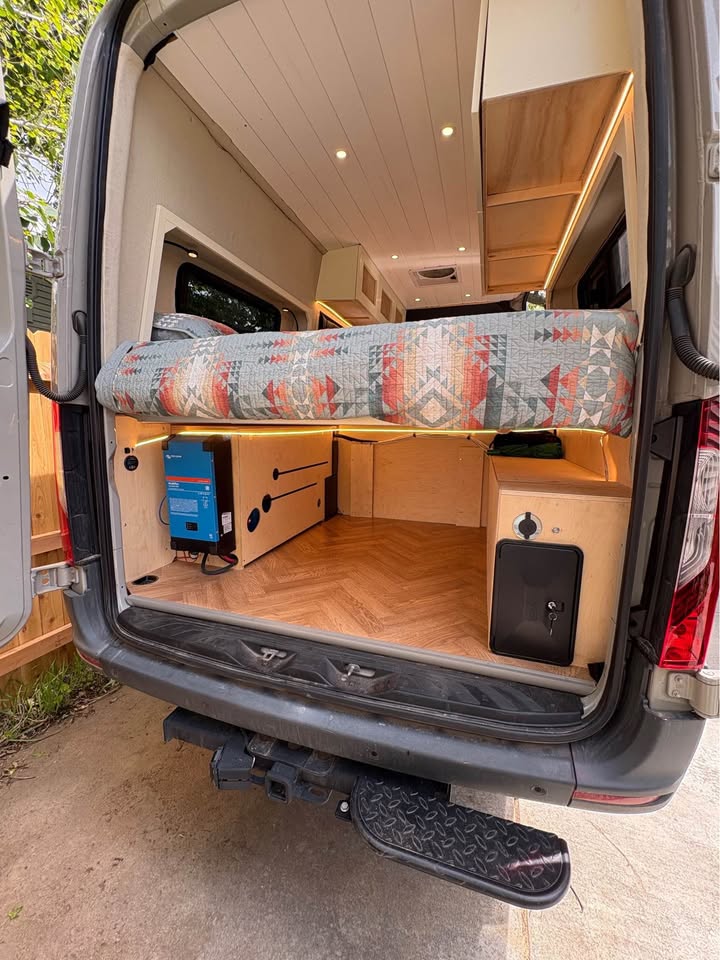 2023 Mercedes Sprinter 2500 in Littleton, CO (photo 5)