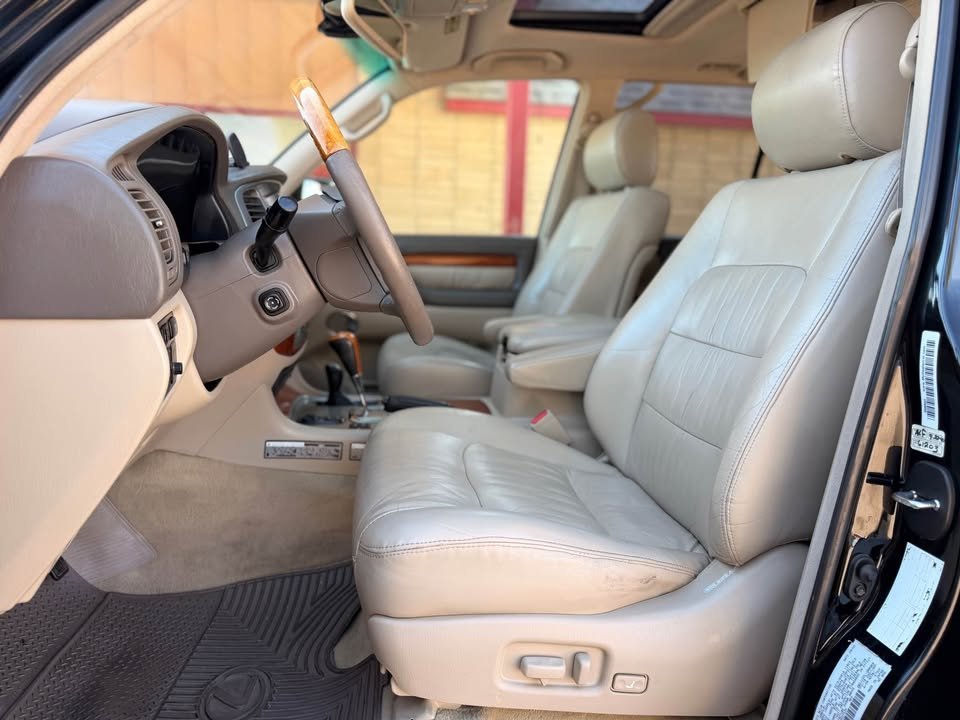 2004 Lexus LX 470 Sport Utility 4D in Boise, ID (photo 7) — photo 7