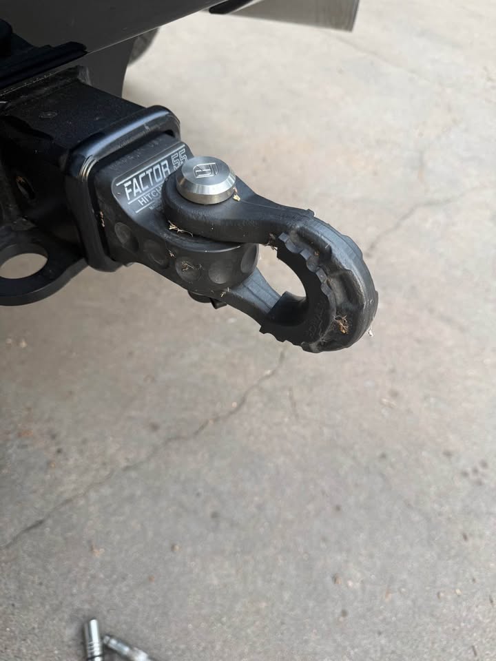 2.5 Factor 55 hitch and shackle in El Campo, TX (photo 3) — photo 3