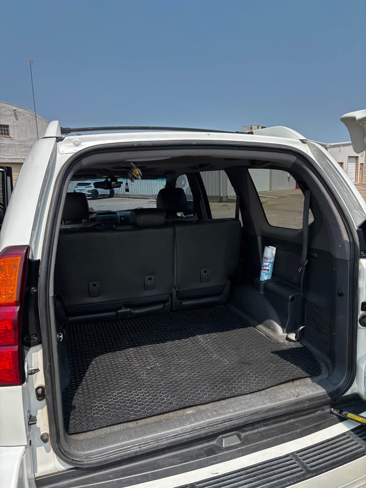 2004 Lexus GX · GX 470 Sport Utility 4D (photo 5) — photo 5