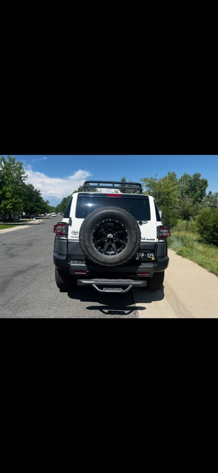 2013 Toyota FJ Cruiser · Sport Utility 2D — photo 3