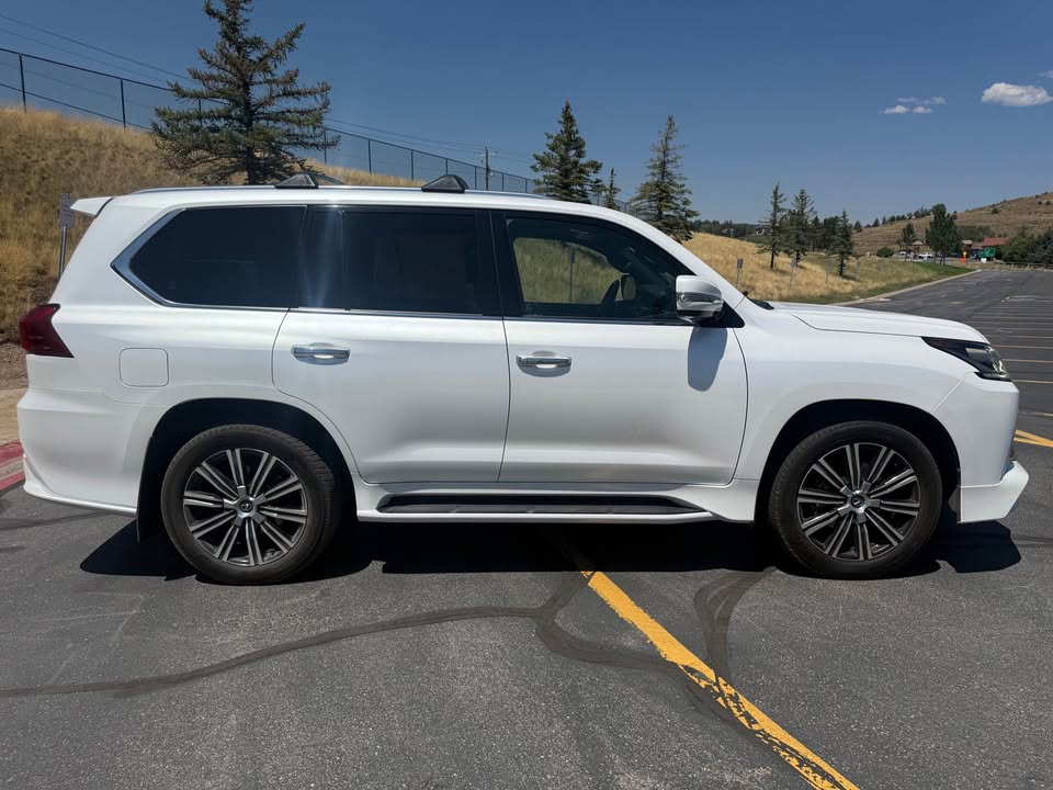 2020 Lexus LX LX 570 Sport Utility 4D (photo 7) — photo 7