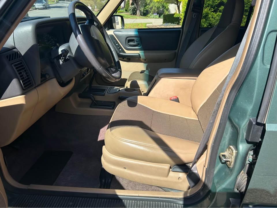 2000 Jeep cherokee xj sport in Salem, OR (photo 4) — photo 4