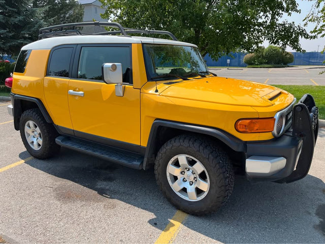 2007 Toyota FJ Cruiser · Sport Utility 2D — photo 3