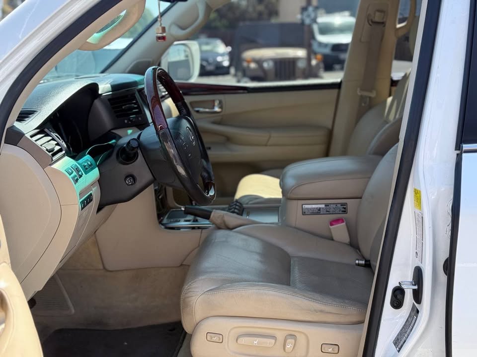 2011 Lexus lx570 clean (photo 9) — photo 9