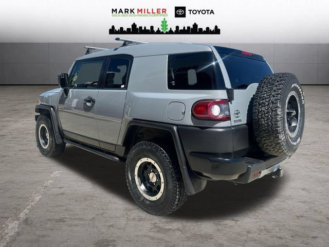 2013 Toyota FJ Cruiser 4WD — photo 3