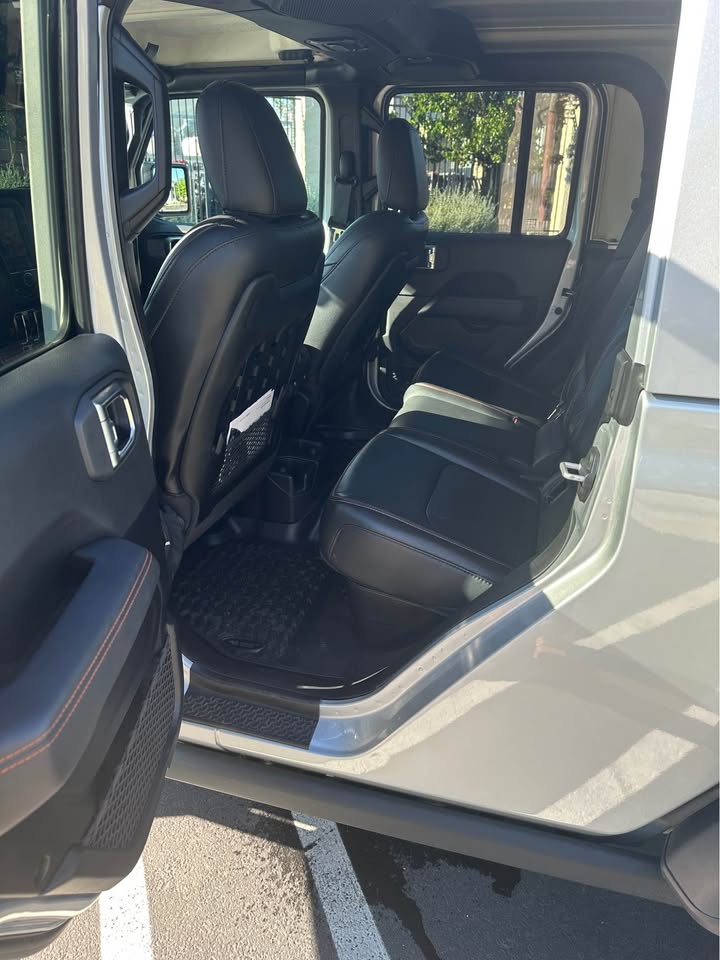 2023 Jeep Gladiator · Mojave Pickup 4D 5 ft in Brentwood, CA (photo 10) — photo 10