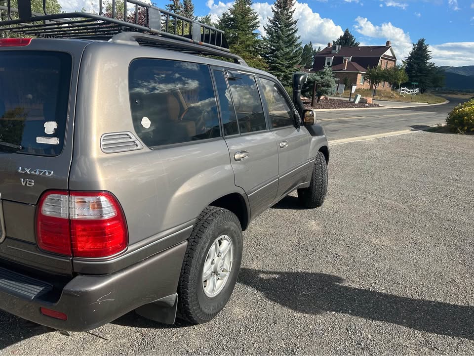 2000 Lexus LX · LX 470 Sport Utility 4D in Park City, UT (photo 5) — photo 5