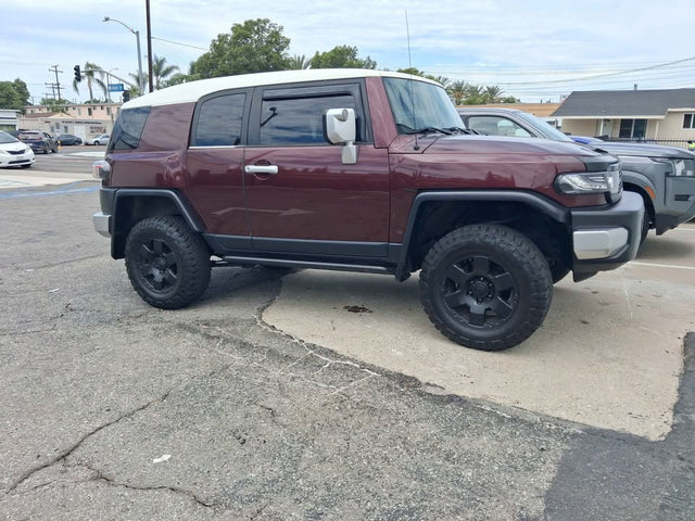 2007 Toyota FJ Cruiser · Sport Utility 2D — photo 3