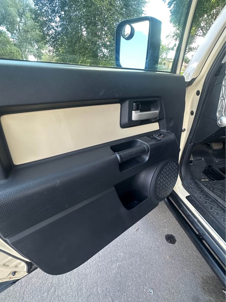 2010 Toyota FJ Cruiser · Sport Utility 2D in Denver, CO (photo 11) — photo 11