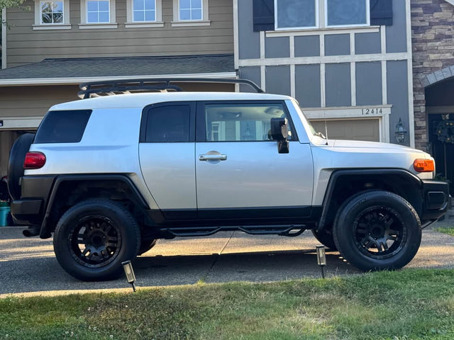 2007 Toyota FJ Cruiser · Sport Utility 2D — photo 3