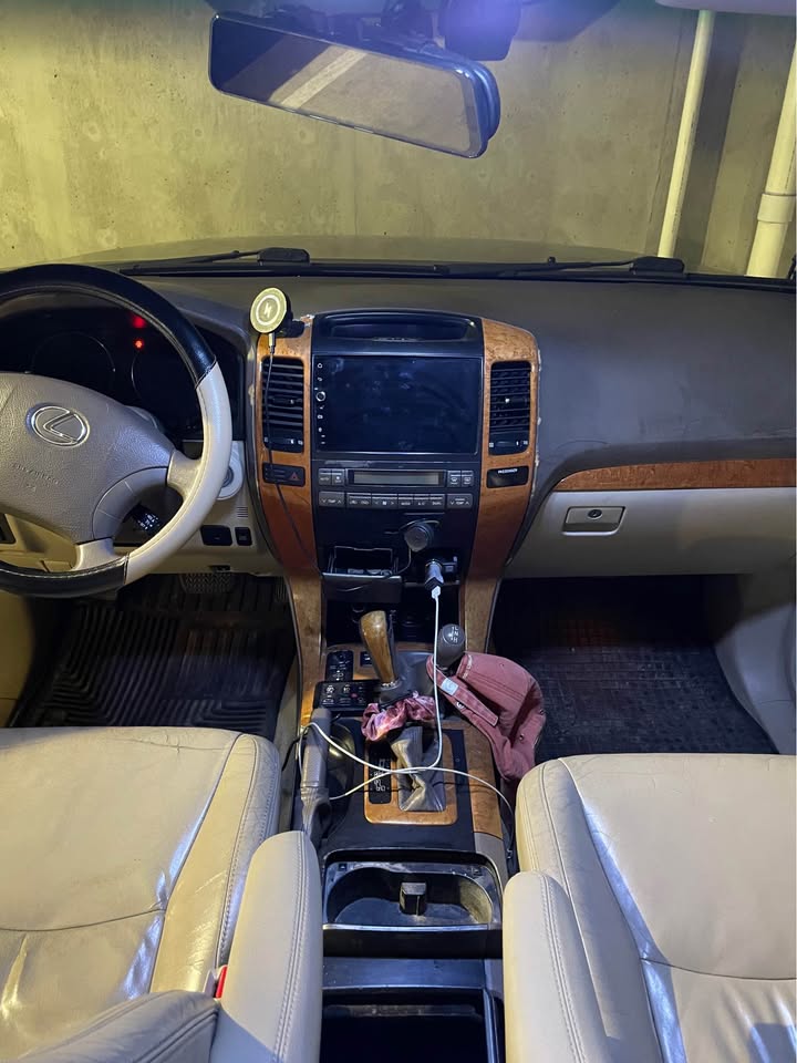 2005 Lexus GX · GX 470 Sport Utility 4D (photo 10) — photo 10