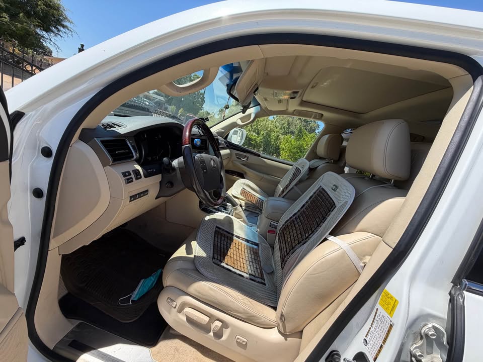2015 lexus lx 570 AWD in Sacramento, CA (photo 7) — photo 7