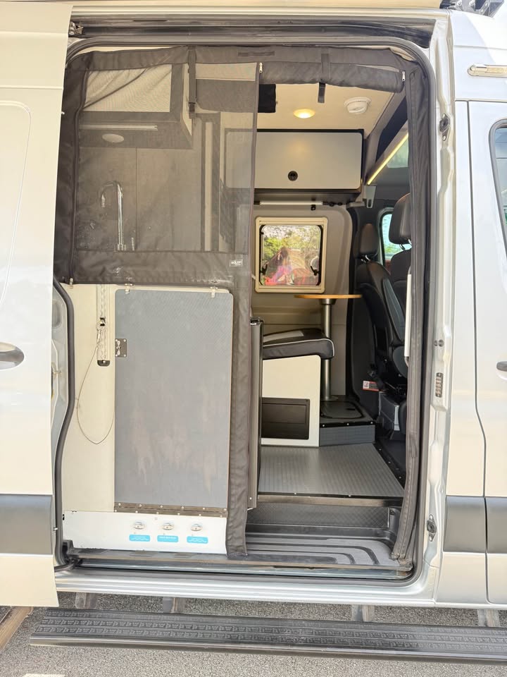 2021 Winnebago revel in Austin, TX (photo 6) — photo 6