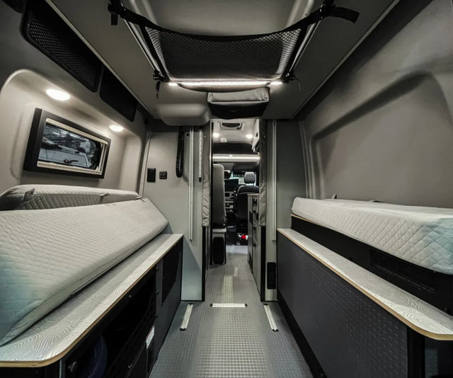 2025 Winnebago REVEL BMB44E — photo 3