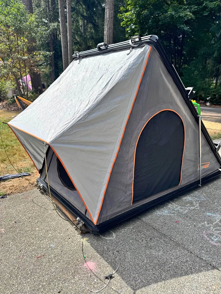 Roofnest Falcon Rooftop Tent in Lacey, WA (photo 1) — photo 1
