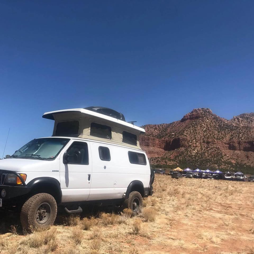 2006 Ford Sportsmobile E-350 Super Duty 4x4 w/ poptop (photo 2) ā photo 2