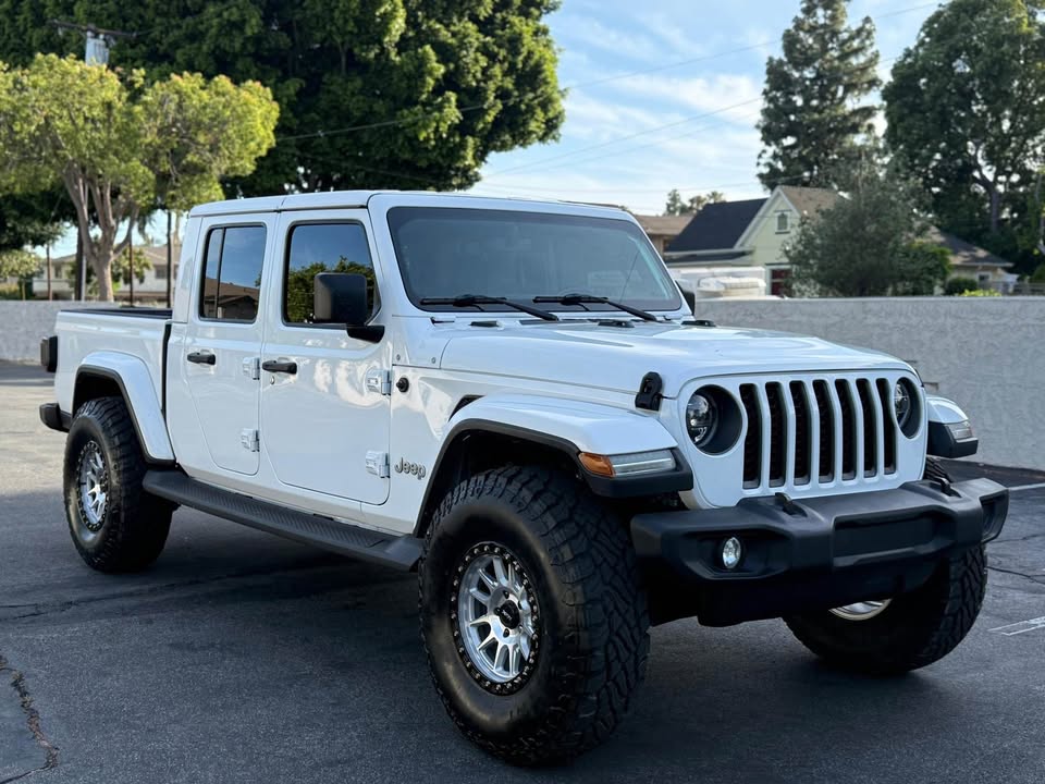 2022 Jeep Gladiator Overland in Paramount, CA (photo 6) — photo 6