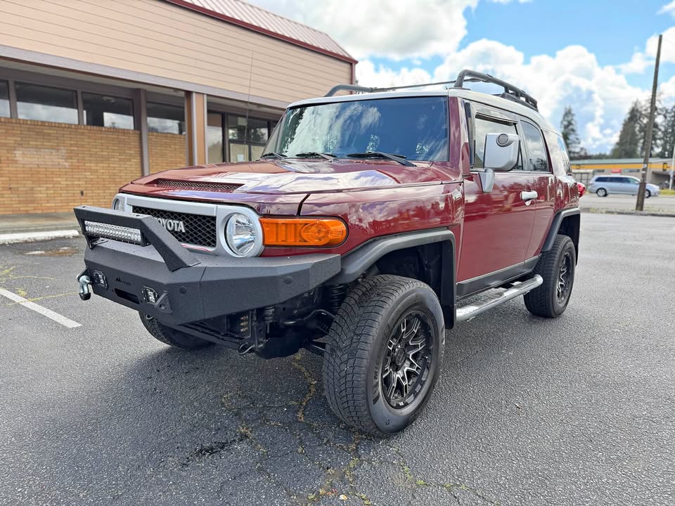 2010 Toyota FJ Cruiser · Sport Utility 2D in Lacey, WA (photo 1) — photo 1