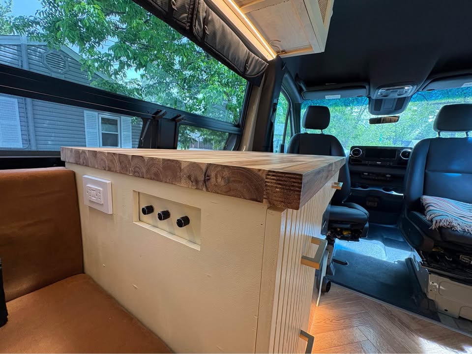 2023 Mercedes Sprinter 2500 in Littleton, CO (photo 4)