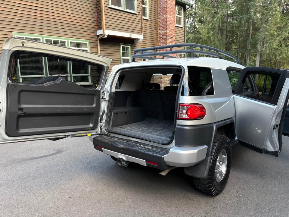 2008 Toyota FJ Cruiser in Gig Harbor, WA (photo 9) — photo 9