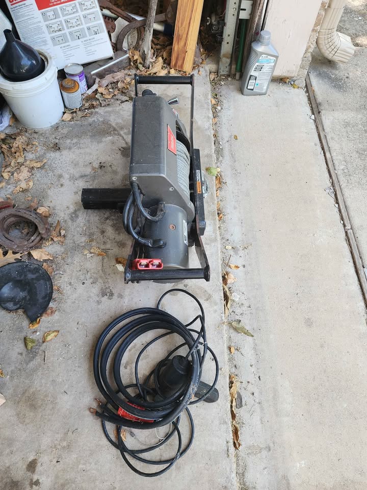 XD900i Warn winch in Hewitt, TX (photo 4) — photo 4