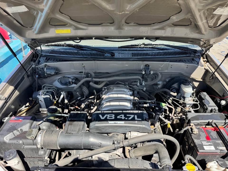 2001 Toyota Sequoia · SR5 Sport Utility 4D in Westminster, CO (photo 8) — photo 8