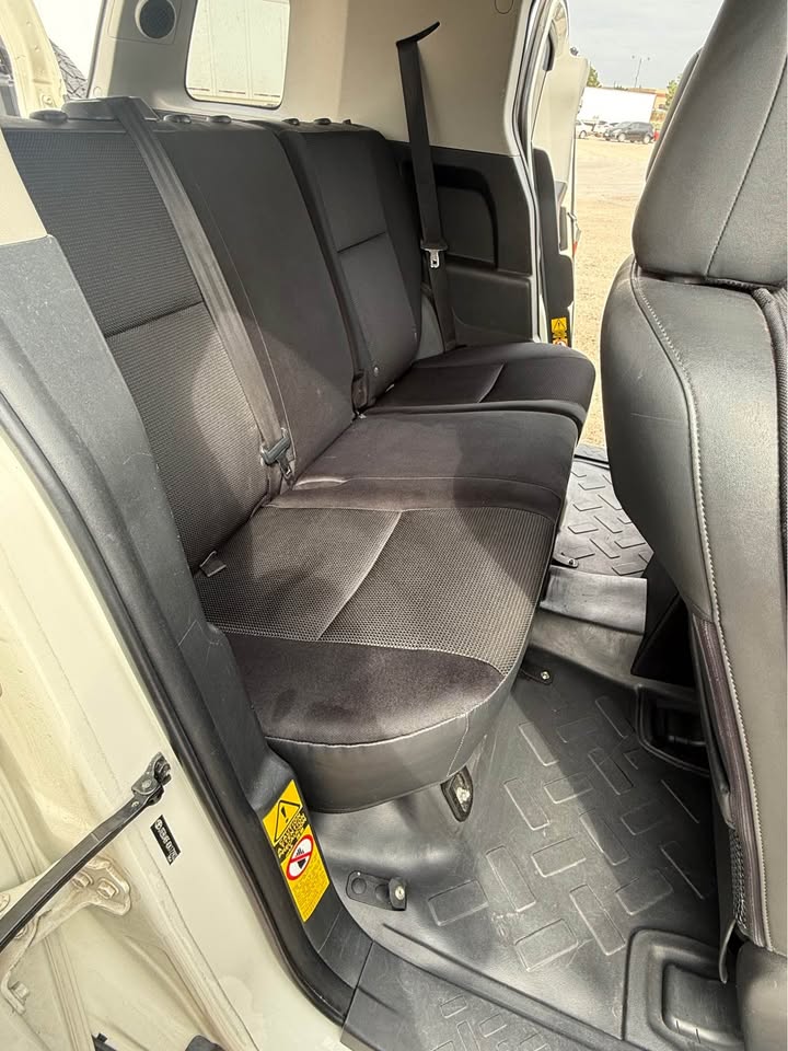 2013 Toyota FJ Cruiser · Sport Utility 2D (photo 7) — photo 7