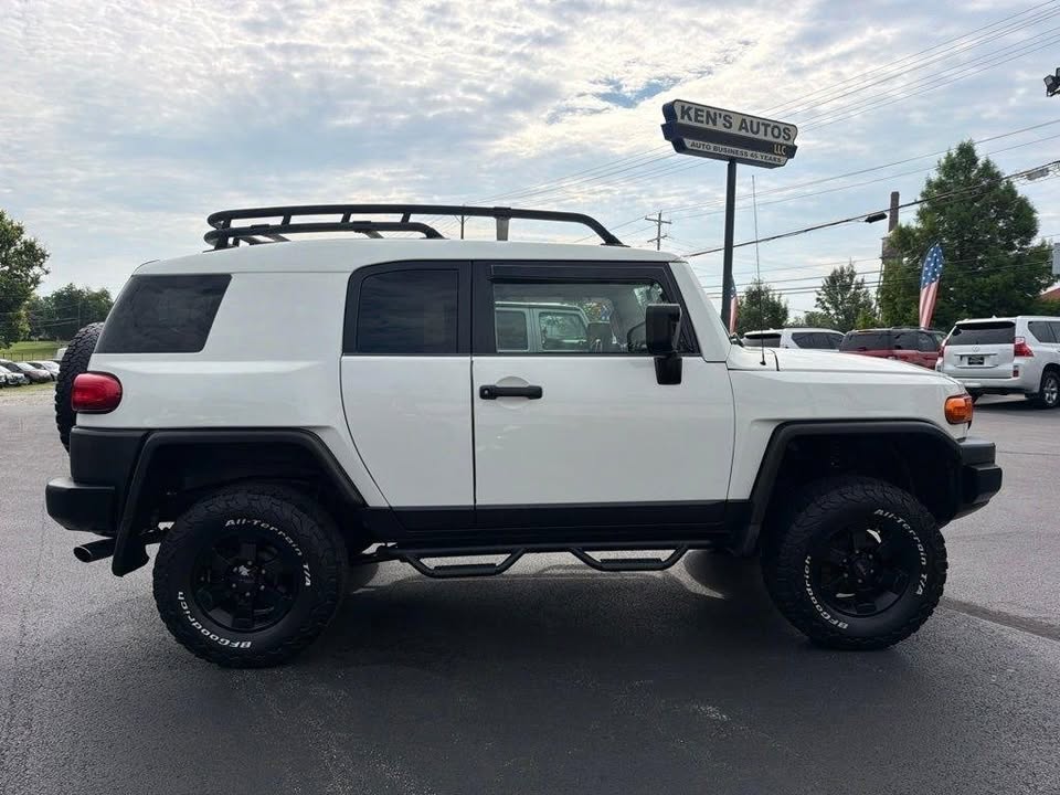 2008 Toyota FJ Cruiser in Paris, KY (photo 2) — photo 2