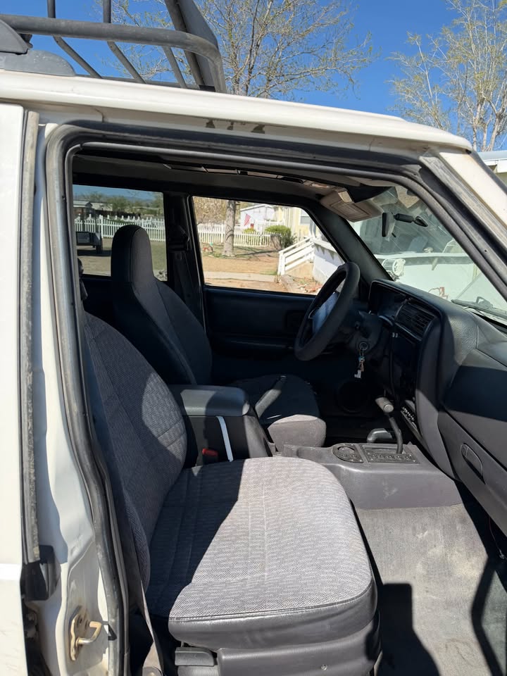1999 Jeep Cherokee XJ in Silver Springs, NV (photo 7)
