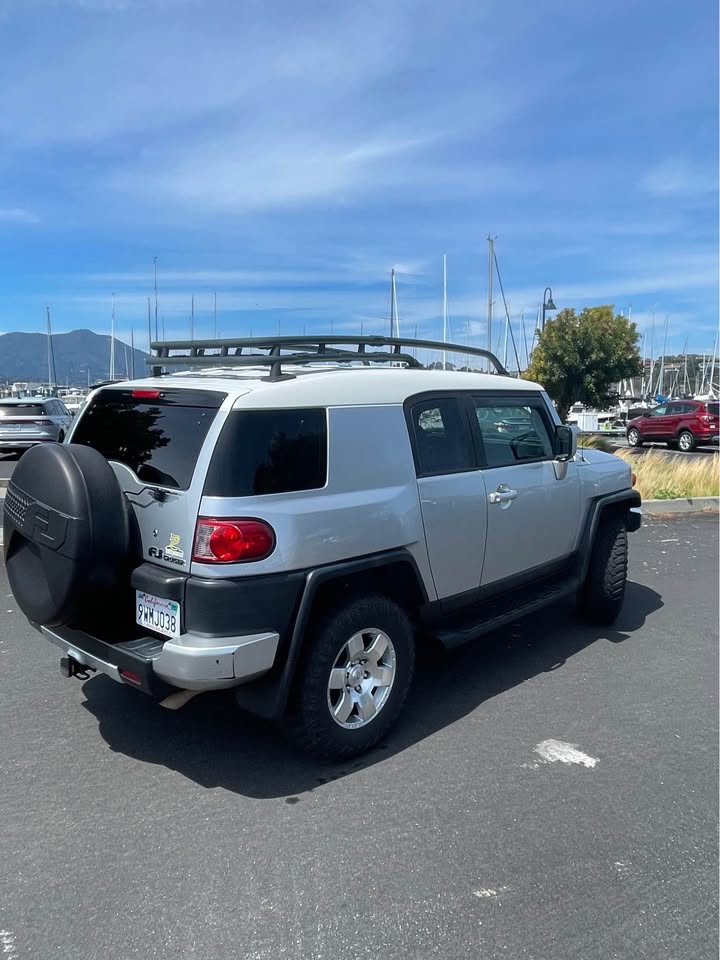 2007 Toyota FJ Cruiser · Sport Utility 2D in West Sacramento, CA (photo 4) — photo 4