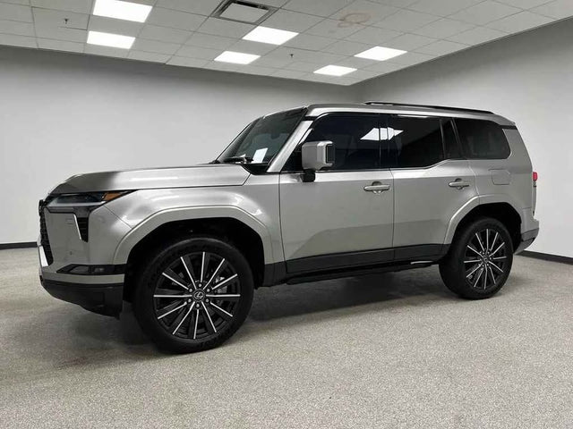 2025 Lexus GX — photo 3