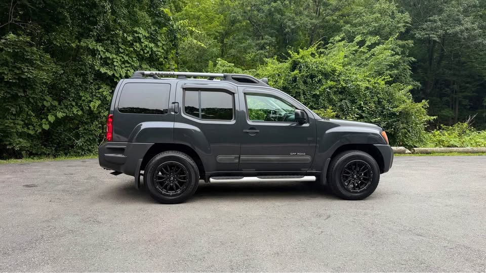 2012 Nissan Xterra · Off-Road Sport Utility 4D (photo 8) — photo 8