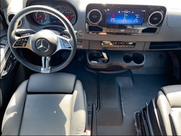 2025 Storyteller Overland DARK MODE OG AWD — photo 3