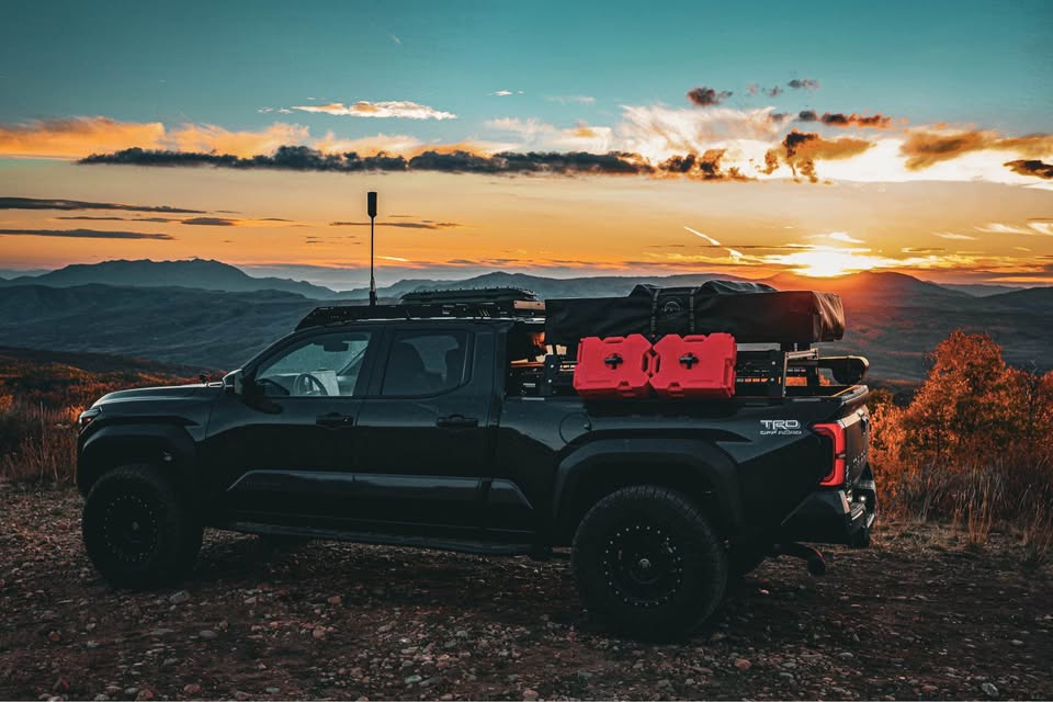 2024 Toyota Tacoma Double Cab · TRD Off-Road Pickup 4D 6 ft (photo 6) — photo 6