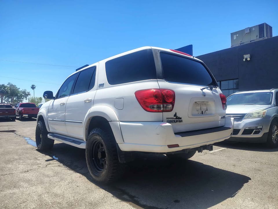 2005 Toyota Sequoia · SR5 Sport Utility 4D in Phoenix, AZ (photo 4)