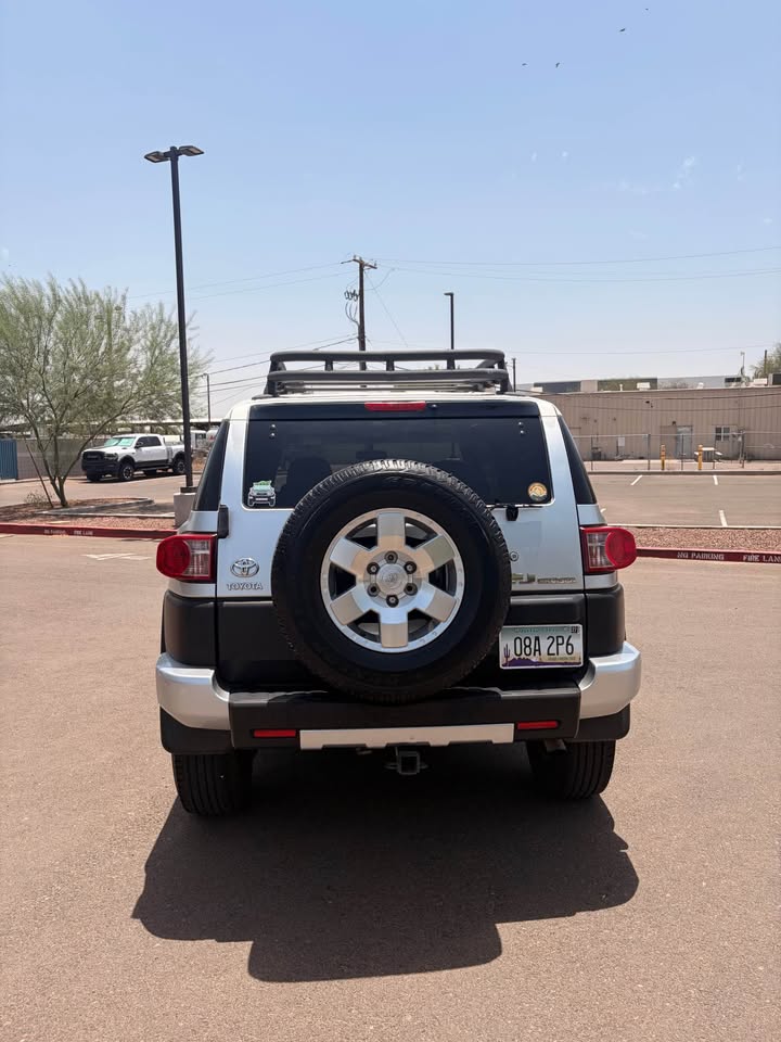 2007 Toyota FJ Cruiser · Sport Utility 2D in Phoenix, AZ (photo 4) — photo 4