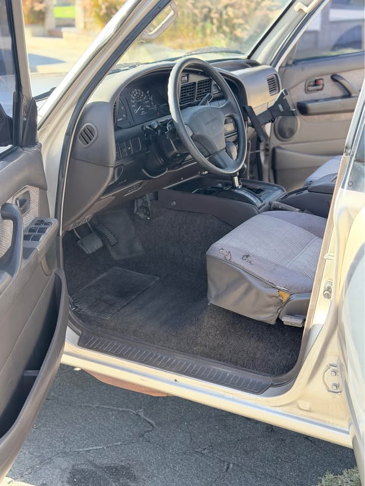 1991 Toyota Landcruiser in Moreno Valley, CA (photo 5) — photo 5